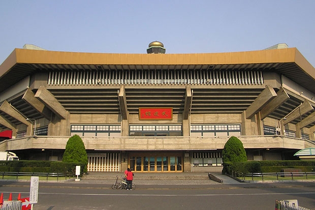 Арена «Ниппон Будокан» в Токио 
